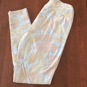 LuLaRoe Neutral Legging